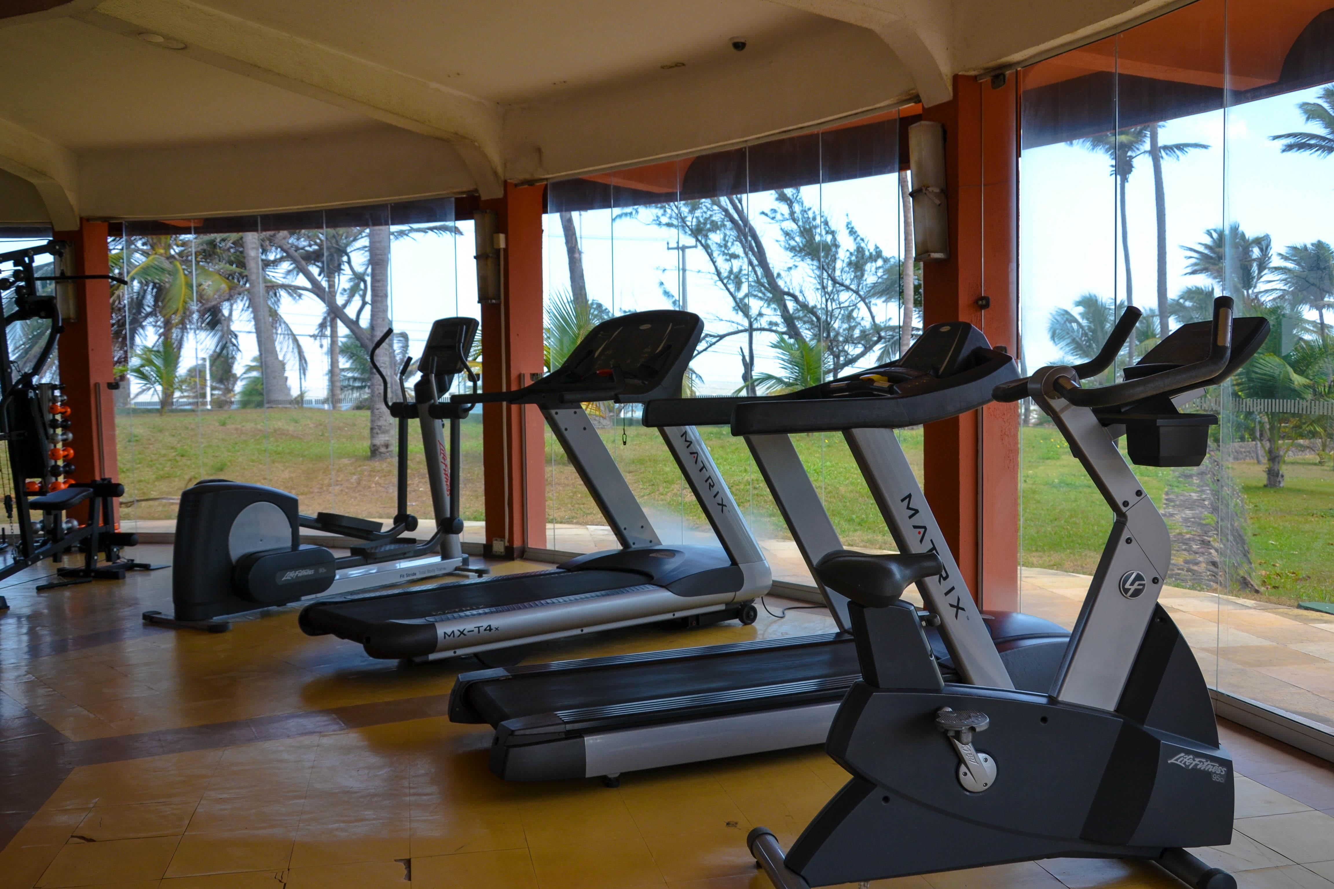 Отель Blue Tree Towers Sao Luis Экстерьер фото Treadmills in a gym
