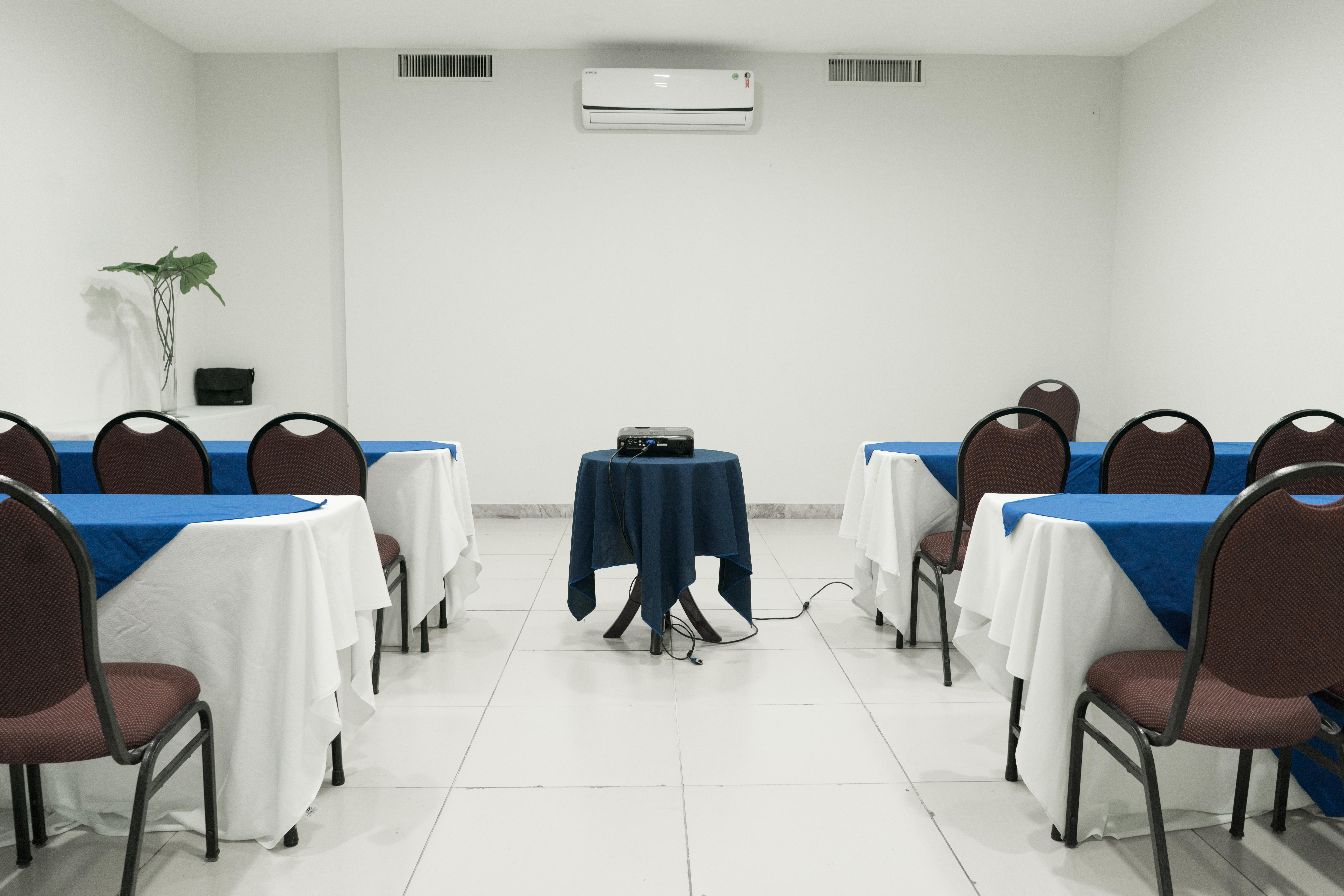 Отель Blue Tree Towers Sao Luis Экстерьер фото Meeting room