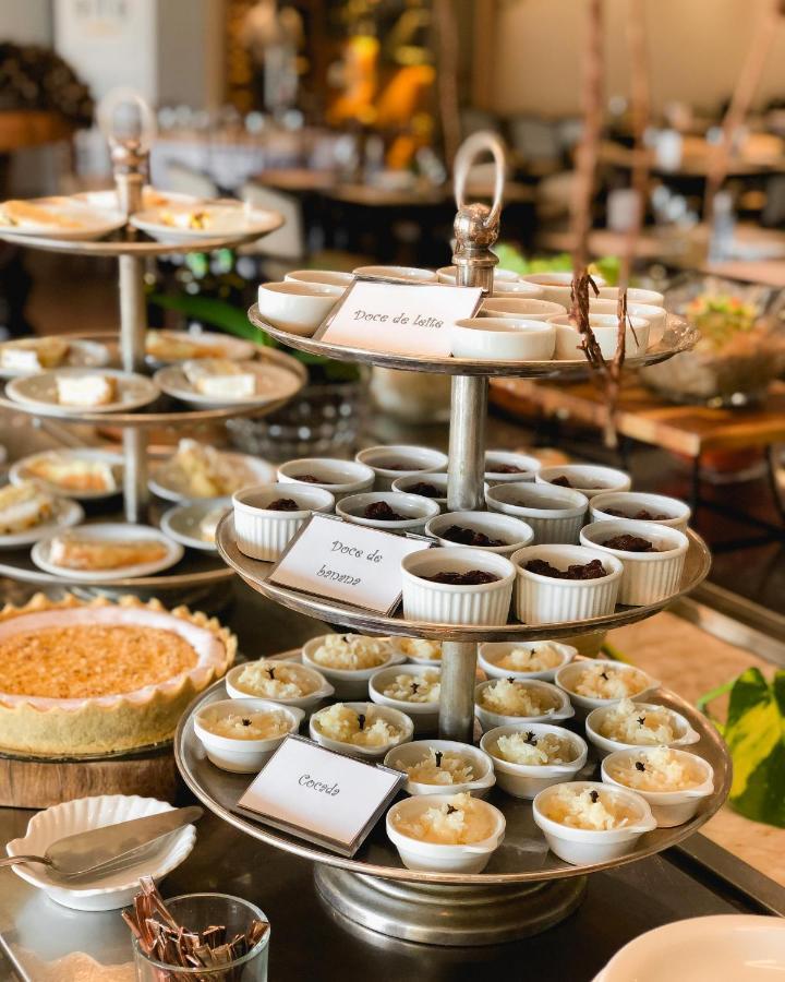 Отель Blue Tree Towers Sao Luis Экстерьер фото A selection of teas at a tea tasting
